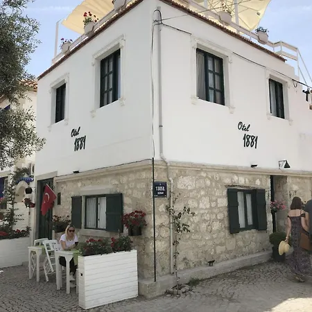 1881 Hotel *